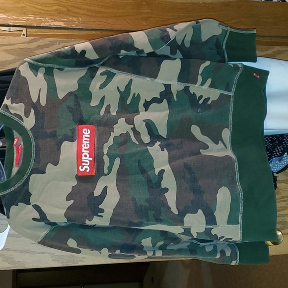 Supreme Sweatshirt